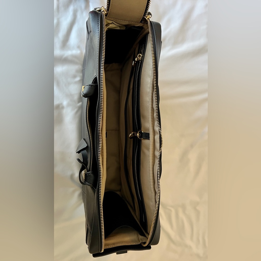 Elegant Black Shoulder Bag - Picture 8 of 11